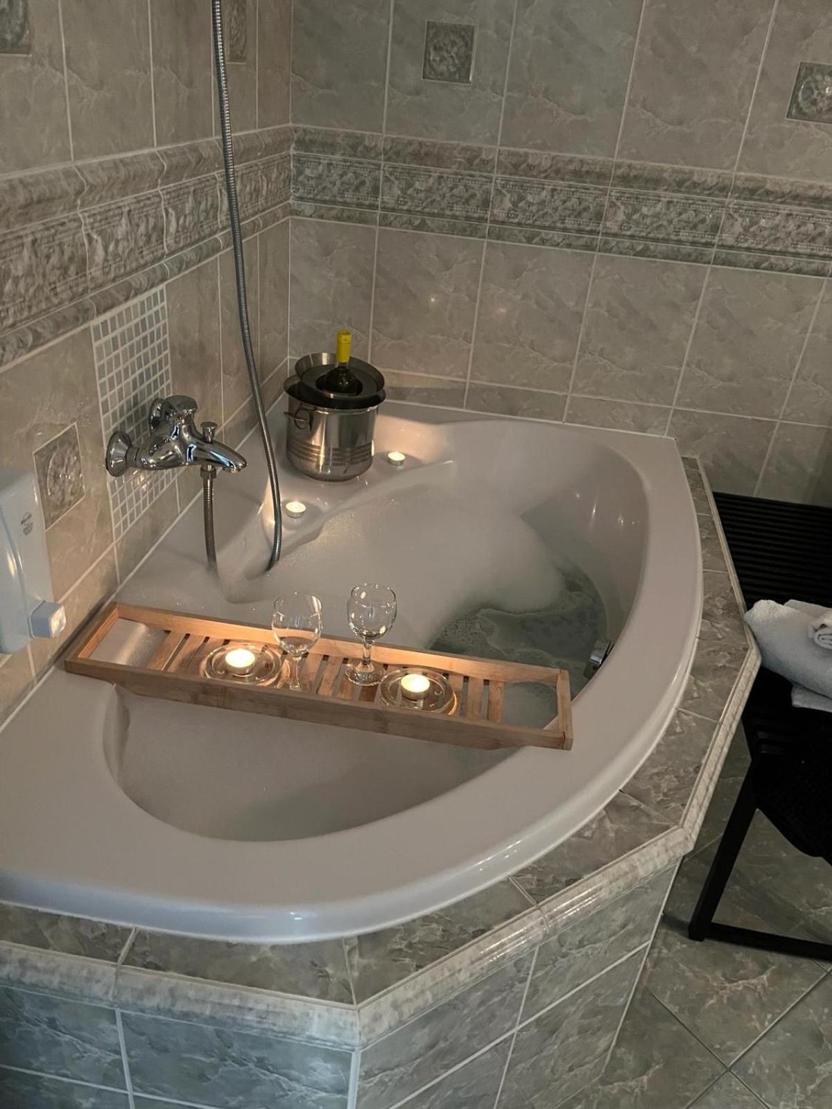 Apartments Renesance 1 Бойнице Экстерьер фото
